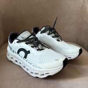 On Cloud Cloudmonster